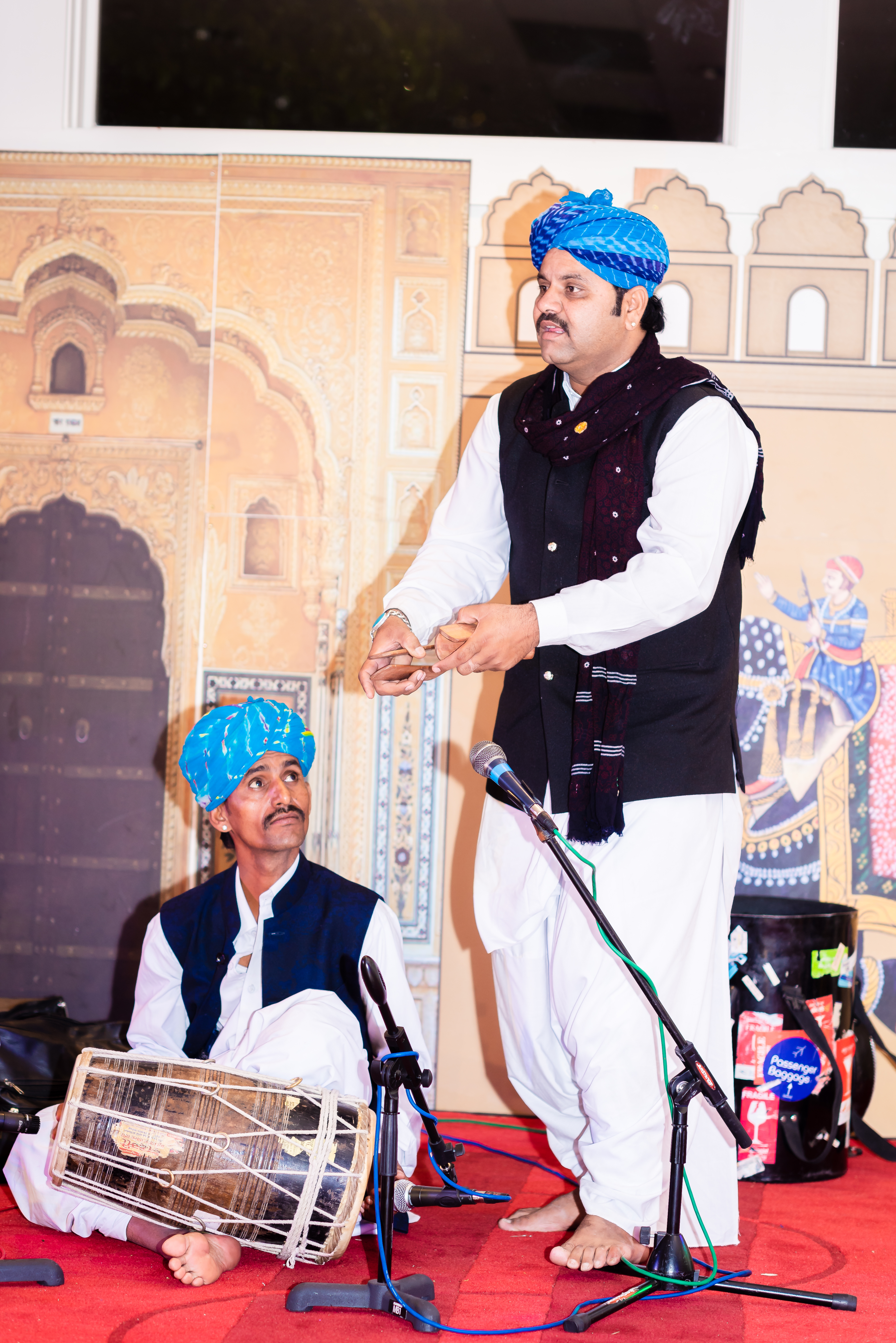 Manjoor Khan Manganiyar performing traditional Rajasthani folk music